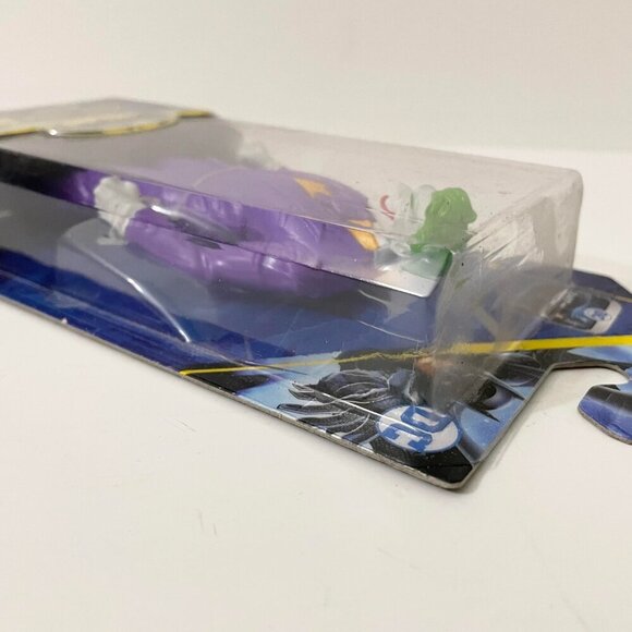 2020 The Joker Action Figure Spin Master 5 Inch Tall - Picture 15 of 16